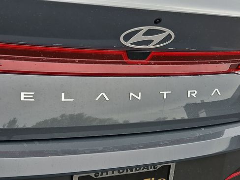 New 2026 Hyundai Elantra SE FWD image 11