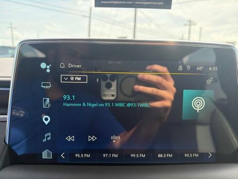 Used 2024 Chevrolet Suburban Z71 w/ Luxury Package AWD/4WD image 18