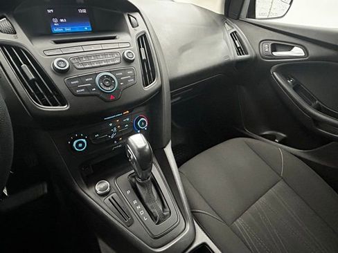 Used 2016 Ford Focus SE w/ SE Power Seat Package image 20