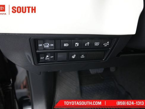 Used 2024 Toyota Sequoia Capstone AWD/4WD image 27