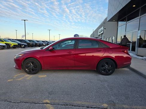 Used 2023 Hyundai Elantra SEL image 8