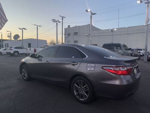 Used 2017 Toyota Camry SE image 6