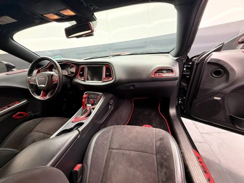 Used 2016 Dodge Challenger R/T Scat Pack RWD image 15