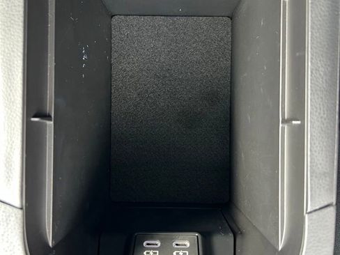 Used 2024 Toyota RAV4 LE image 39