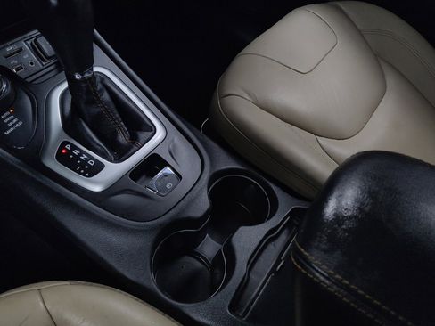 Used 2016 Jeep Cherokee Limited w/ Trailer Tow Group image 26