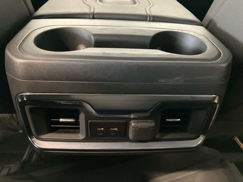 Used 2022 GMC Sierra 2500 SLT w/ SLT Preferred Package image 27