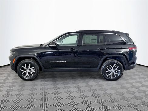 New 2025 Jeep Grand Cherokee Limited w/ Luxury Tech Group II image 4