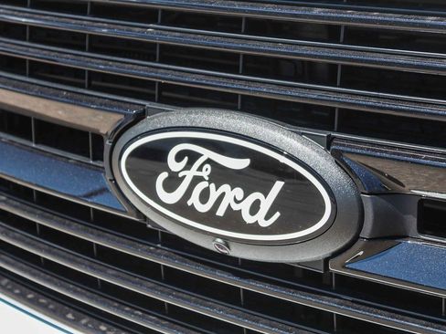 New 2025 Ford F150 Platinum w/ Equipment Group 702A High image 5