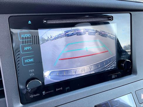 Used 2016 Toyota Sienna SE w/ SE Preferred Package FWD image 24