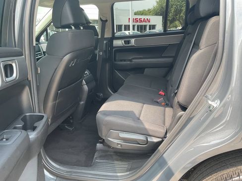 Used 2025 Hyundai Santa Fe SE AWD/4WD image 10