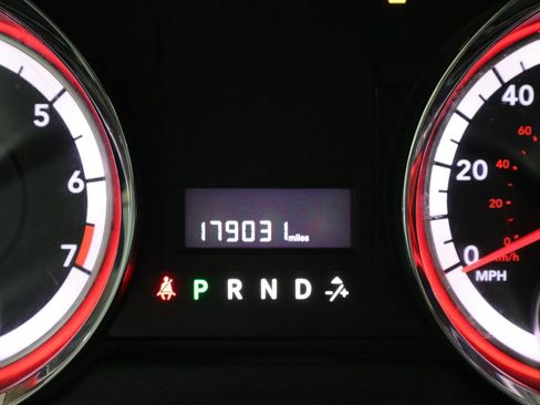 Used 2015 Dodge Grand Caravan American Value Package FWD image 28