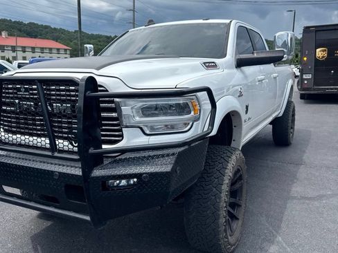 Used 2022 RAM 3500 Laramie AWD/4WD image 2