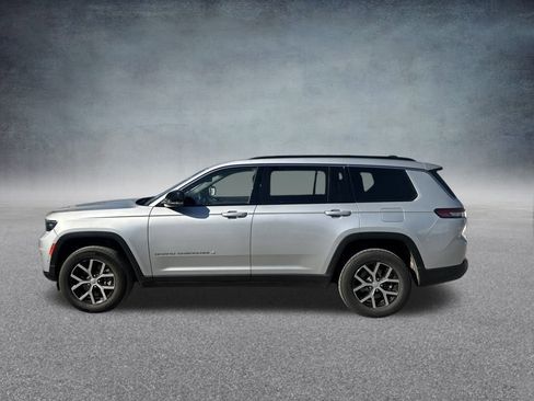 Used 2024 Jeep Grand Cherokee L Limited w/ Luxury Tech Group II image 38