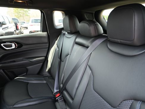 New 2026 Jeep Compass Latitude image 20