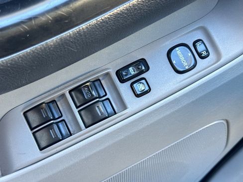 Used 2004 Toyota 4Runner SR5 image 12