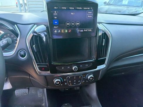 Used 2020 Chevrolet Traverse LT AWD/4WD image 19