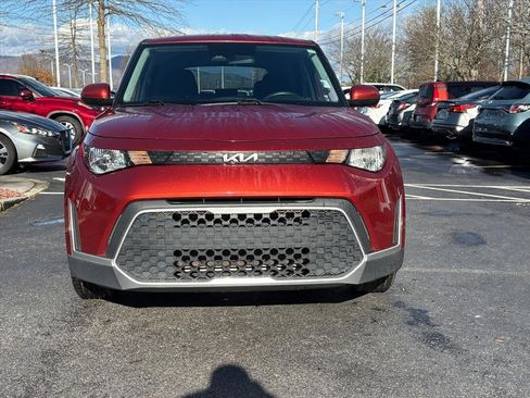Used 2023 Kia Soul LX w/ LX Technology Package image 3