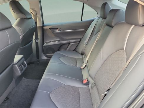 Used 2020 Toyota Camry XSE FWD image 7