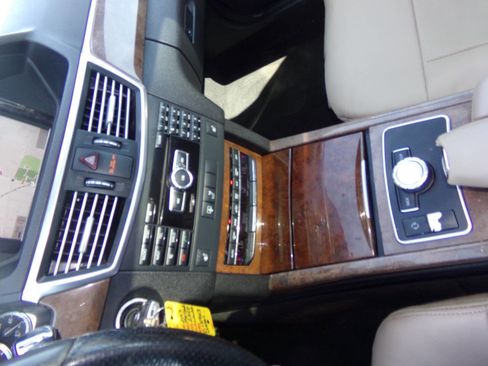 Used 2013 Mercedes-Benz E 350 BlueTEC Sedan image 50