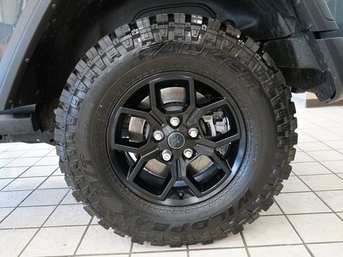 Used 2024 Jeep Wrangler Unlimited AWD/4WD image 56