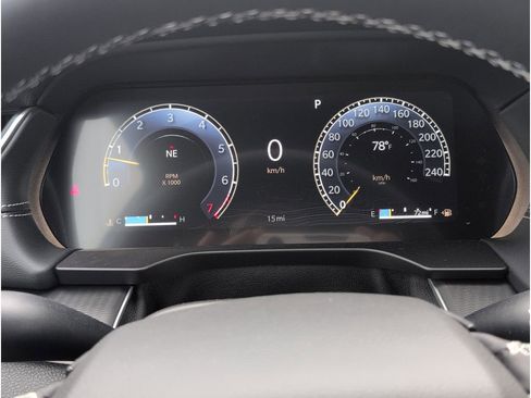 New 2025 Jeep Grand Cherokee Altitude image 21