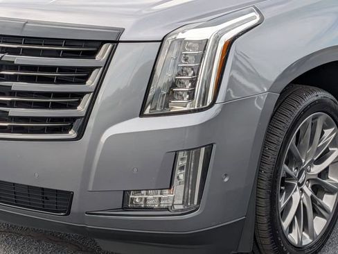 Used 2020 Cadillac Escalade Platinum w/ Escalade Sport Edition AWD/4WD image 9