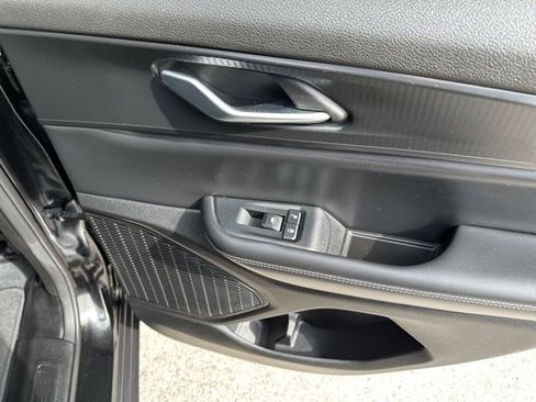 Used 2023 Jeep Grand Cherokee Laredo image 14