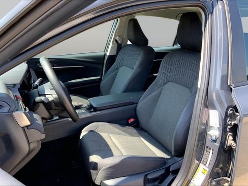Used 2025 Toyota Camry LE FWD image 8