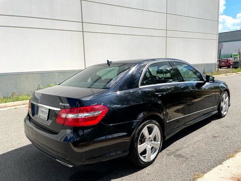 Used 2010 Mercedes-Benz E 350 4MATIC Sedan image 4