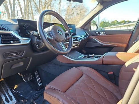 Used 2024 BMW X5 M60i w/ Executive Package image 4