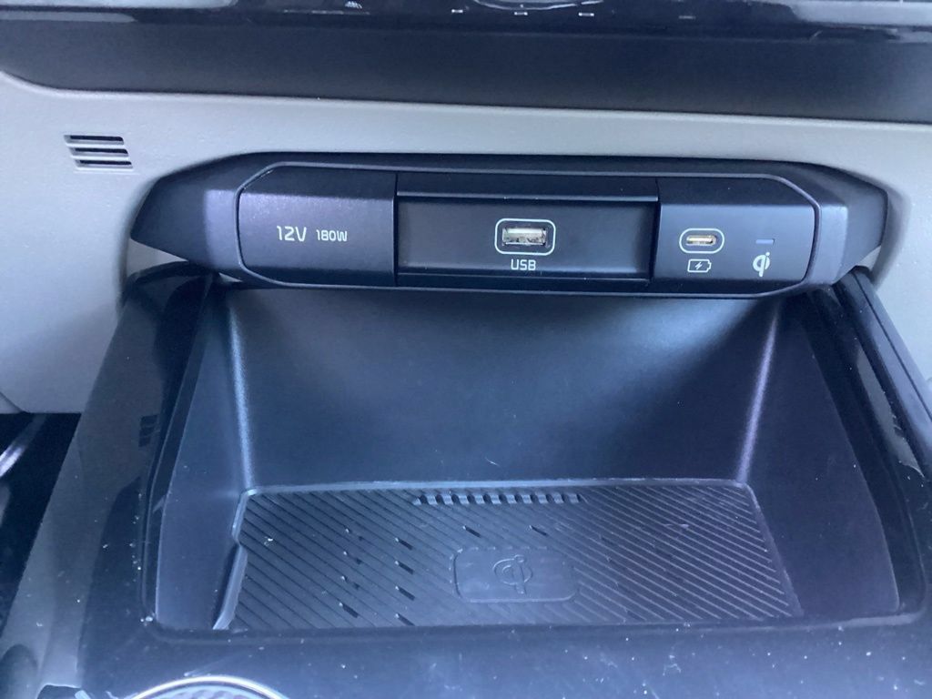 Certified 2023 Kia Niro Wind w/ Wind Preserve Package FWD image 28