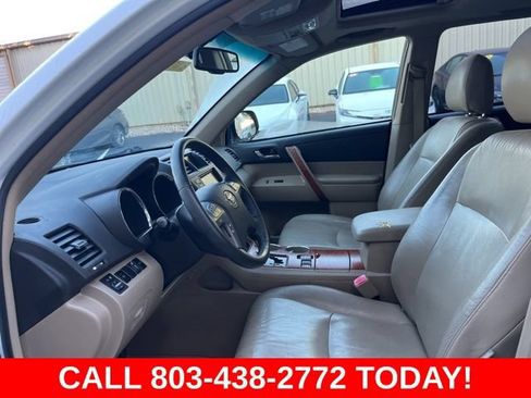 Used 2010 Toyota Highlander Limited AWD/4WD image 7