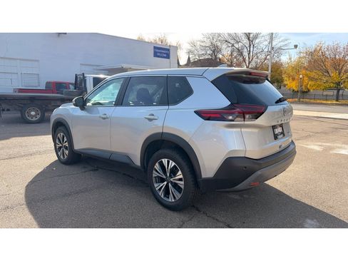 Used 2023 Nissan Rogue SV AWD/4WD image 7