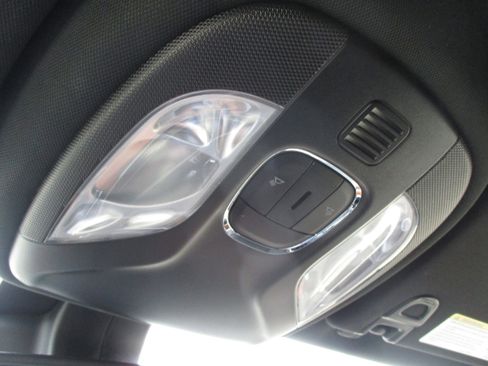 Used 2024 Jeep Compass Limited image 31