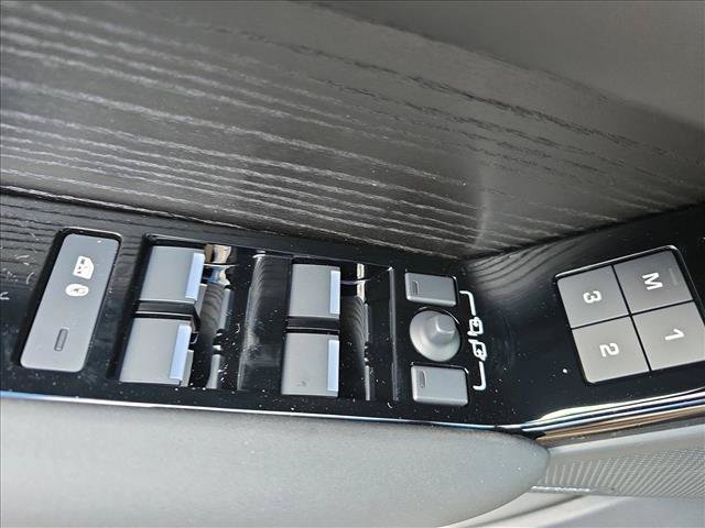 New 2026 Land Rover Range Rover Velar Dynamic SE AWD/4WD image 26