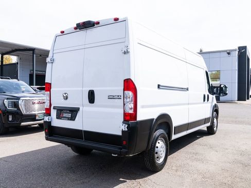 Used 2023 RAM ProMaster 2500 FWD image 6