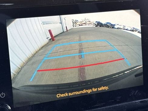 Used 2025 Toyota Corolla SE w/ Convenience Package image 18