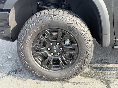Used 2024 Chevrolet Silverado 1500 ZR2 AWD/4WD image 34