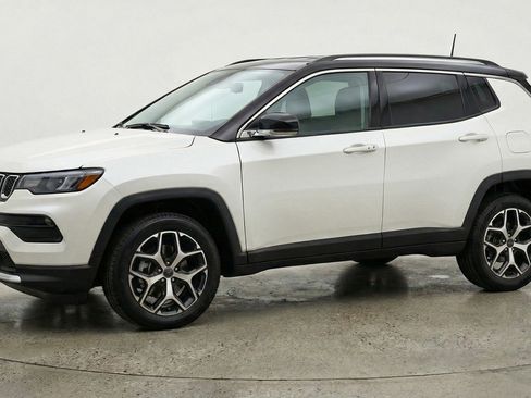 Used 2025 Jeep Compass Limited image 3