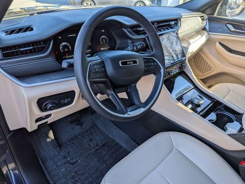 Used 2023 Jeep Grand Cherokee L Limited w/ Trailer Tow Group (B) image 9