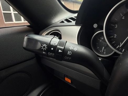 Used 2010 MAZDA MX-5 Miata Grand Touring w/ Premium Pkg RWD image 25