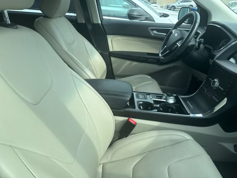 Used 2020 Ford Edge Titanium AWD/4WD image 7