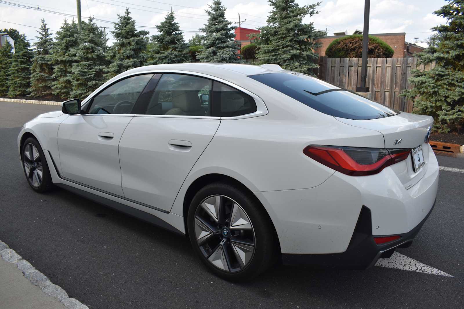 Used 2024 BMW i4 eDrive35 w/ Premium Package RWD image 4