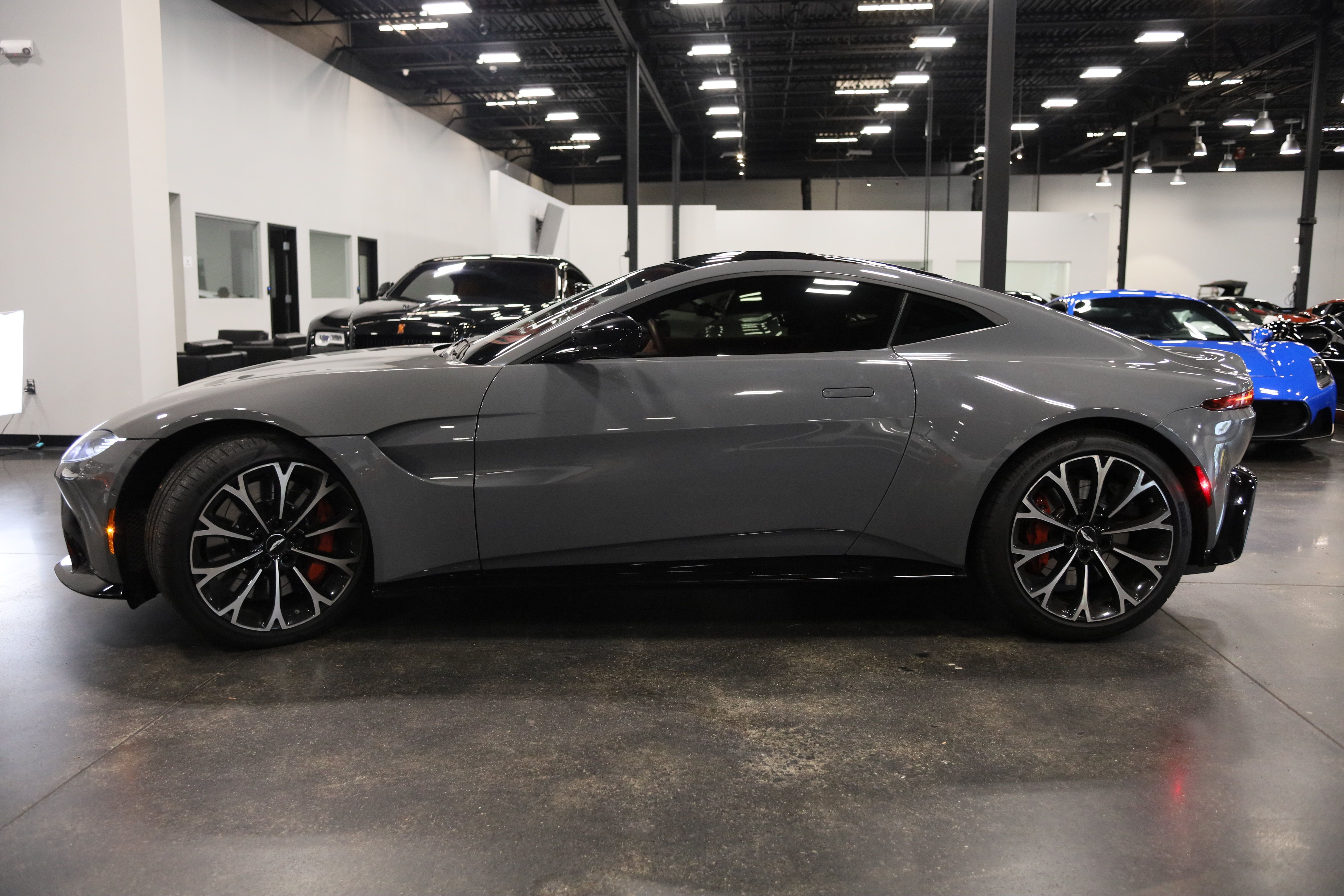 Used 2019 Aston Martin V8 Vantage Coupe RWD image 9