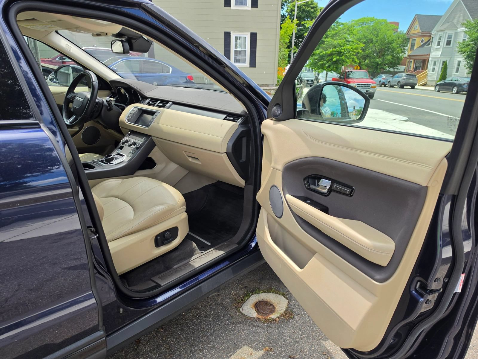 Used 2018 Land Rover Range Rover Evoque AWD/4WD image 17