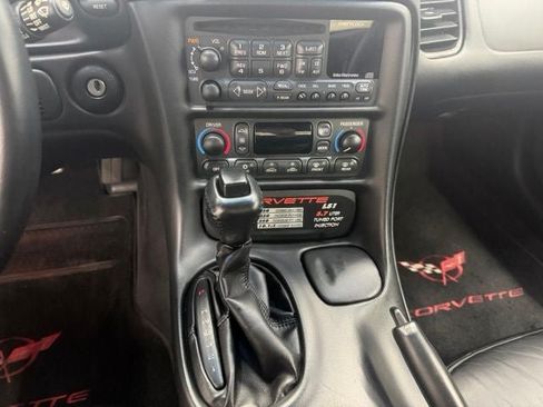 Used 2004 Chevrolet Corvette Convertible w/ Preferred Equipment Group RWD image 16