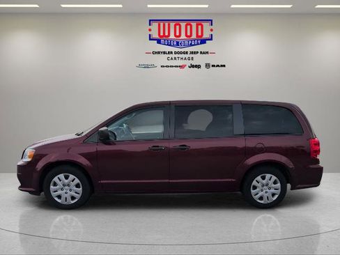 Used 2020 Dodge Grand Caravan SE w/ UConnect Hands-Free Group FWD image 6