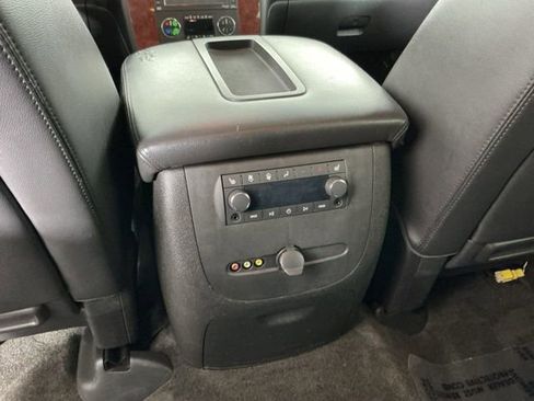 Used 2012 Chevrolet Suburban LTZ AWD/4WD image 23