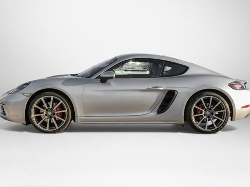 Used 2018 Porsche 718 Cayman S RWD image 9