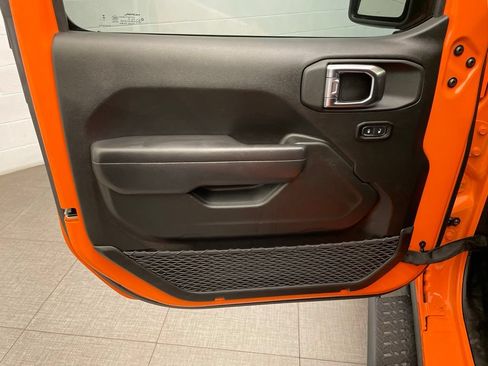 Certified 2025 Jeep Wrangler Sport AWD/4WD image 13